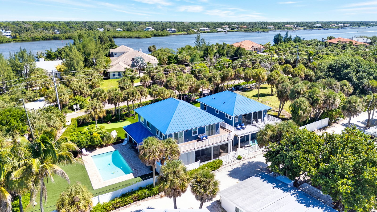 Aerial view of Blue Iguana Estate along the Intracoastal waterway